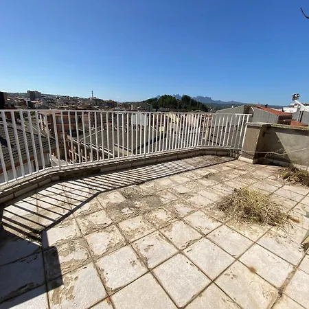 Apartment Manresa, Near Train To Barcelona *